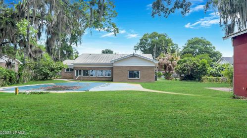 2803 Riverbank Dr, Beaufort, SC 29902-3744