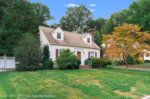 860 Prospect St, Roselle Park, NJ 07204-1304