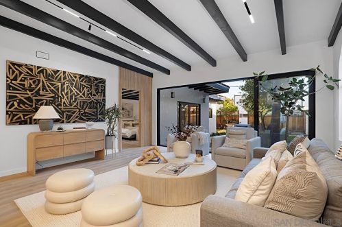 1855 Reed Ave, San Diego CA  92109-5446 exterior