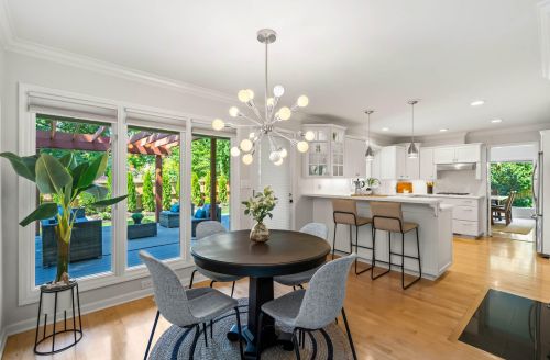 7607 Lake Dr, Milwaukee WI  53217-2909 exterior