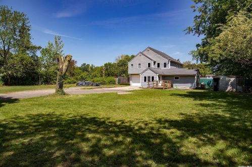 147 Babylon St, Islip Terrace, NY 11752-1003