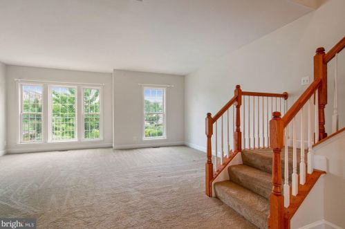 14631 Weeburn Way, Woodbridge VA  22191-4043 exterior