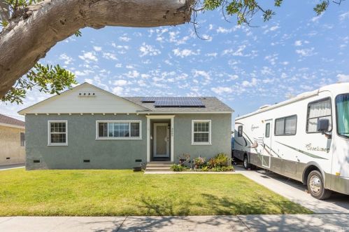 3665 Los Coyotes Diagonal, Long Beach, CA 90808-2407
