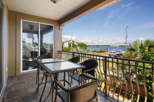 2575 Cayenne Ln, Shalimar FL  32579-4202 exterior