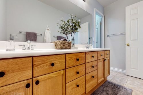 30416 Mallorca Pl, Santa Clarita CA  91384-4787 exterior