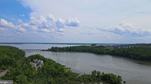 16640 Radcliffe Ln, Woodbridge VA  22191-4437 exterior