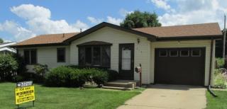 519 5th St, Monticello, IA 52310-1104