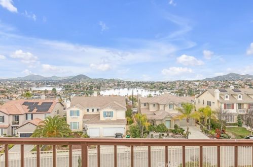 13 Via Niccolo Ct, Lake Elsinore CA  92532-0147 exterior