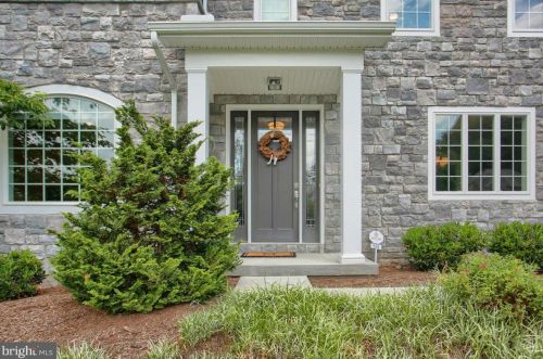 504 Sophia Cir, Hummelstown PA  17036-7089 exterior