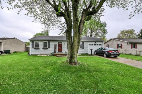 1115 Golfview Dr, Washington Ch, OH 43160-1869