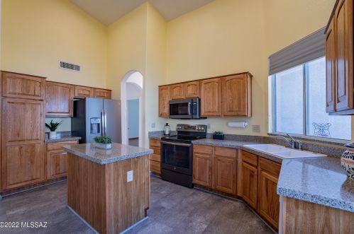 63735 Hideaway Ln, Tucson, AZ 85739-2132