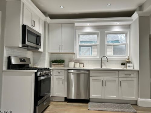 423 Drake Ave, Roselle NJ  07203-1425 exterior