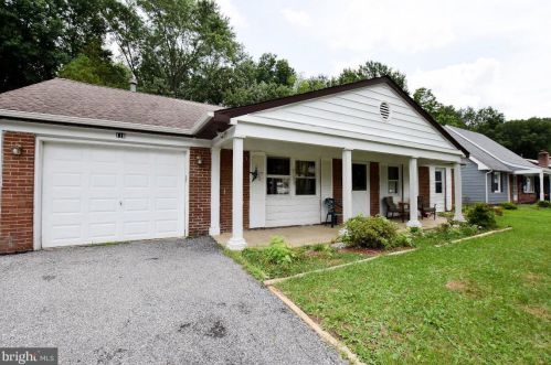 110 Eastbrook Ln, Willingboro, NJ 08046-2225