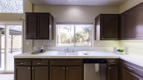 1550 Foxwood St, Hollister CA  95023-8048 exterior