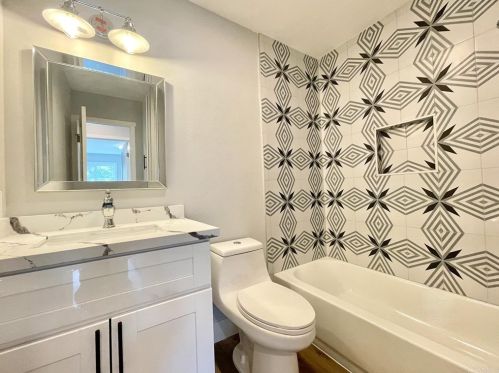 3549 Castle Glen Dr, San Diego CA 92123-2424 exterior