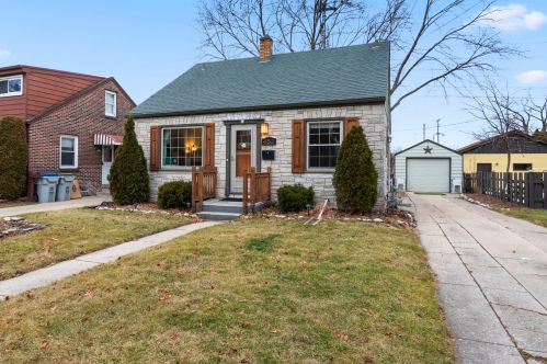 452 Waterford Ave, Milwaukee, WI 53207-4434