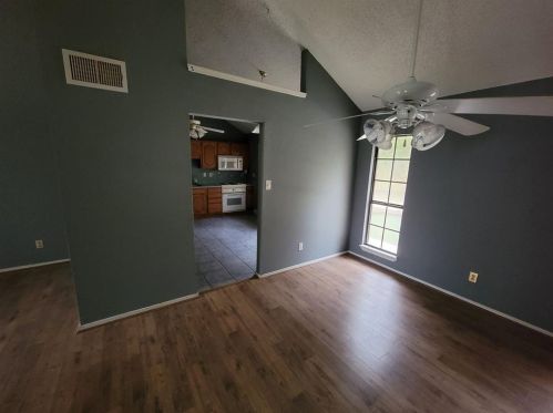 2912 Mistywood Ln, Denton TX  76209-1547 exterior