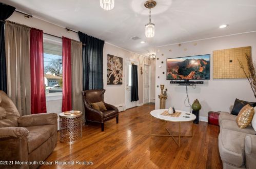 323 Lk Shr Dr, Bricktown NJ 08723-6013 exterior