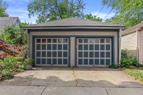 2577 69, Milwaukee WI 53219-2503 exterior