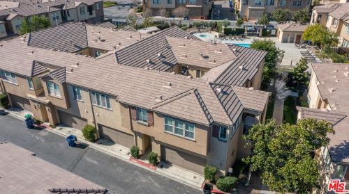 25443 Wharton Dr, Santa Clarita, CA 91381-1725