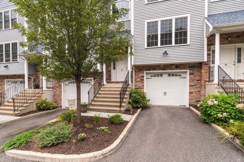 15 Old Oak Dr, Brookfield Center, CT 06804-2209