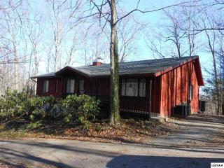 839 Chestnut Dr, Gatlinburg, TN 37738-4454
