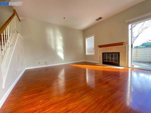 25525 Southwick Dr, Hayward, CA 94544-2766