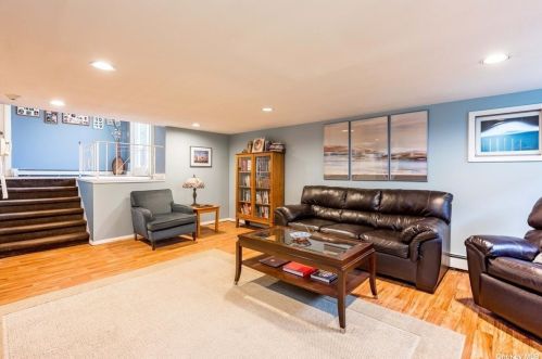 34 Flower Ln, Muttontown NY  11753-2312 exterior