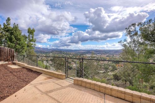 13607 Pequot Dr, Poway, CA 92064-3823