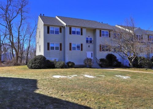 44 Carriage Dr, Milford, CT 06460-7555