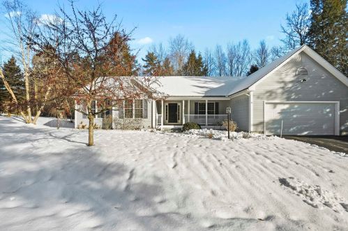 17 Mountain View Ct, Keene, NH 03431-4933