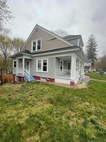 17 Linden Pkwy, Norwich, CT 06360-3413