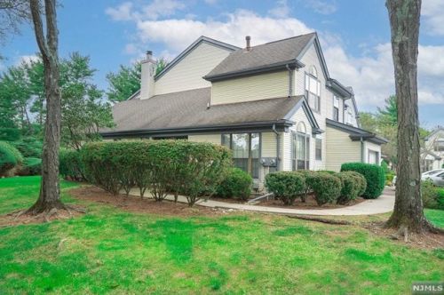 97 Suleski Ct, Mahwah NJ  07430-2961 exterior