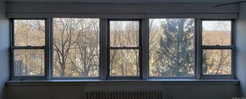 4555 Henry Hudson Pkwy, Bronx, NY 10471-3806
