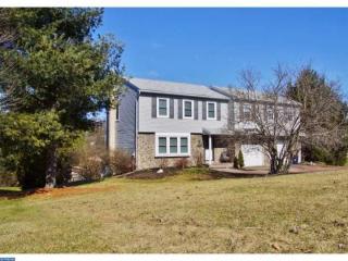 701 Thornberry Dr, Harleysville, PA 19438-1670