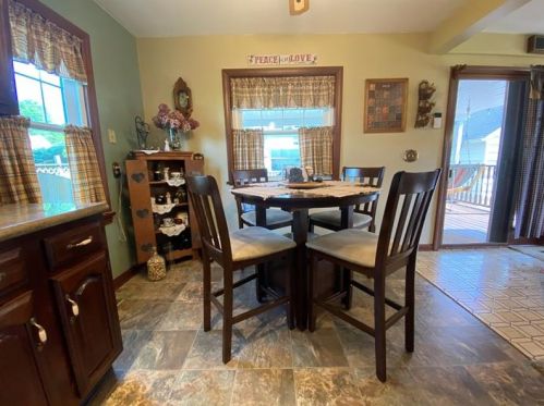 28 Bentley Ave, Greenville PA  16125-1847 exterior