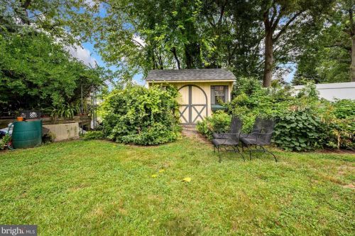 8315 Collins Ave, Camden NJ  08109-3568 exterior