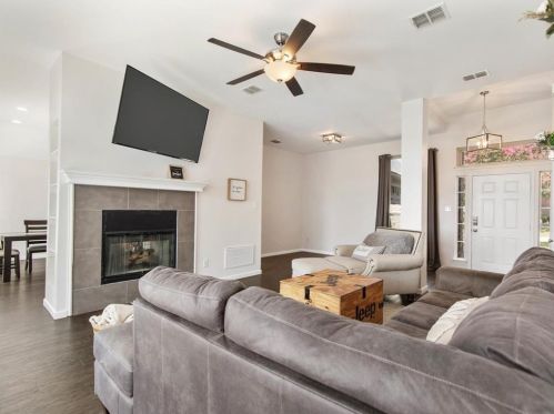 5064 San Jacinto Dr, Fort Worth TX 76137-5537 exterior