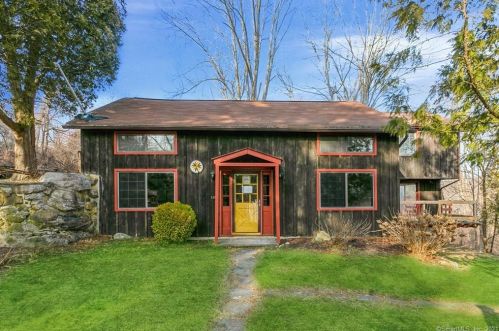 116 Milwaukee Ave, Bethel, CT 06801-2226