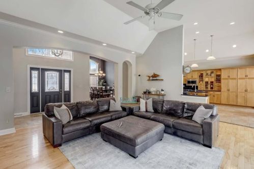 1947 Southwood Trl, West Bend WI  53090-8971 exterior