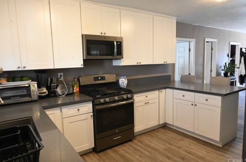 8209 Olanda St, Paramount CA 90723-2721 exterior