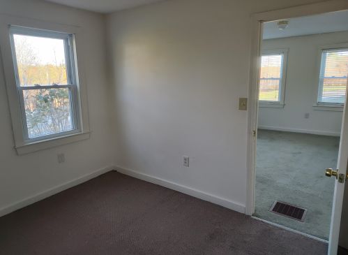 1273 1 Nh Tpke, Northwood NH  03261-3408 exterior