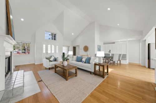 961 Selby Ln, San Jose CA  95127-1151 exterior