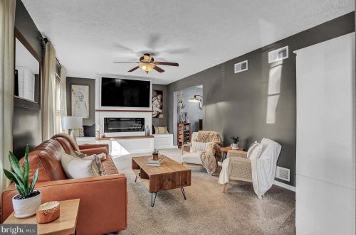 60 Independence Dr, Lees Cross Roads PA  17257-8225 exterior