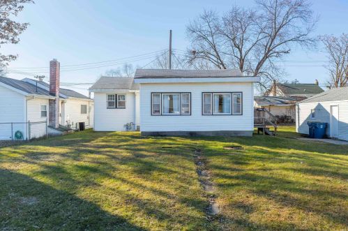 523 Berlin Ave, Mishawaka IN  46544-1503 exterior