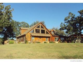 471311 1135 Rd, Muldrow, OK 74948-5711