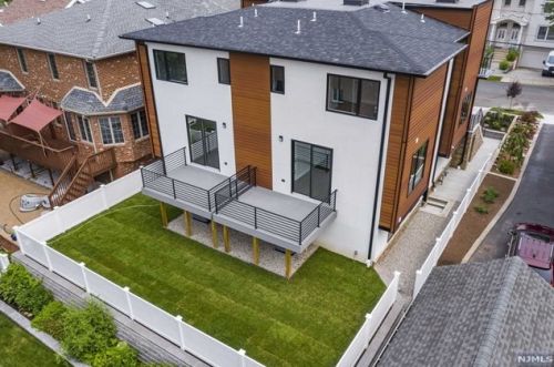 22 Edsall Ave, Palisades Park NJ  07650-1421 exterior