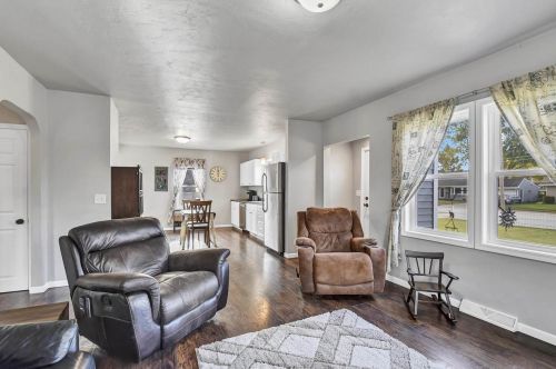 1542 9th St, Green Bay, WI 54304-3018