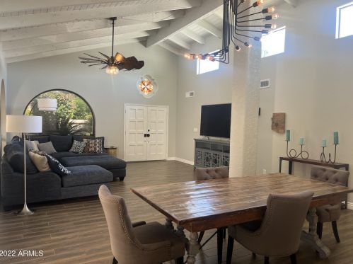 7210 6th Way, Phoenix, AZ 85020-4916