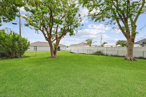 803 7th Ave, Cape Coral, FL 33909-2058